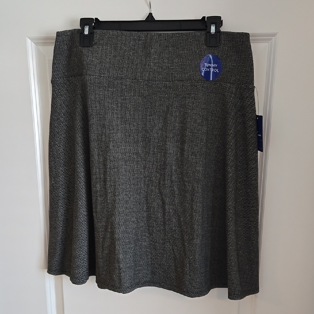 Apt 9 Chic Gray A-Line Skirt with Tummy Control